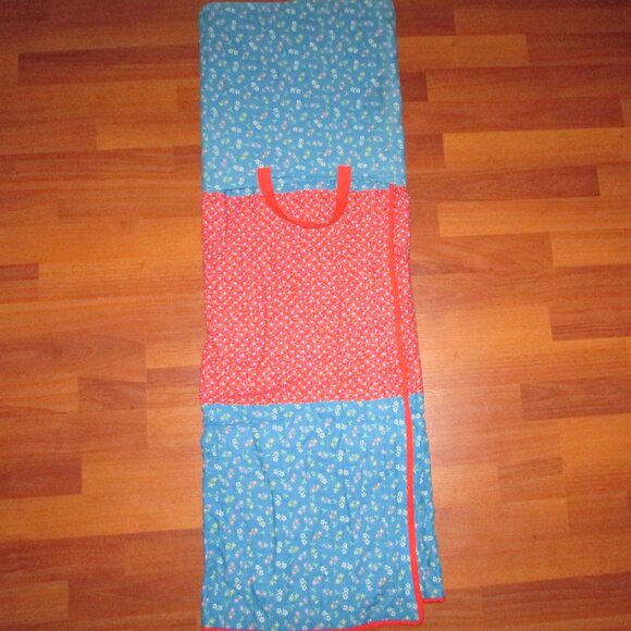 Handmade Patchwork Pocketed w/Handle Play Quilt – Vintage Cotton - Picture 4 of 12